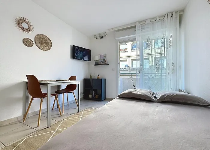Appartement Calme Avec Balcon Proche Du Port De