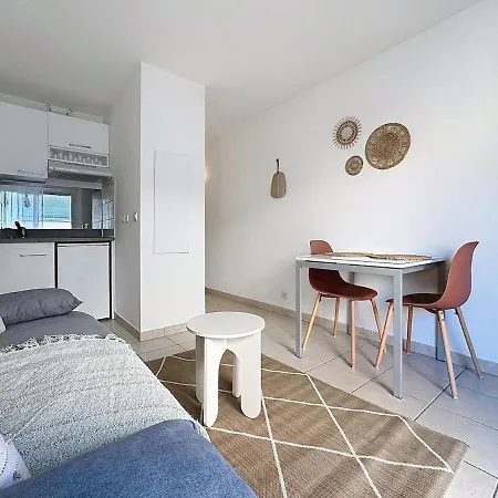 Apartman Calme Avec Balcon Proche Du Port De Nizza