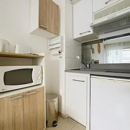 Calme Avec Balcon Proche Du Port De *