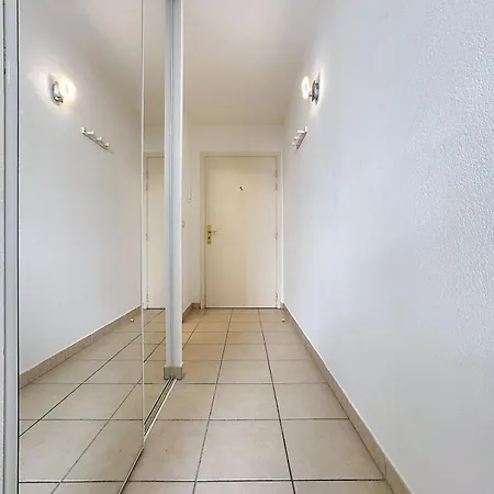 Appartement Calme Avec Balcon Proche Du Port De Nice